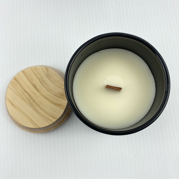 Hunigift Scented Soy Candle Lavender and Vanilla Scent Wooden Wick NEW - Picture 5 of 8